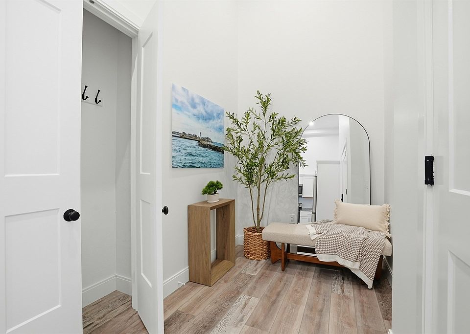 1st image of 10 Water St #3