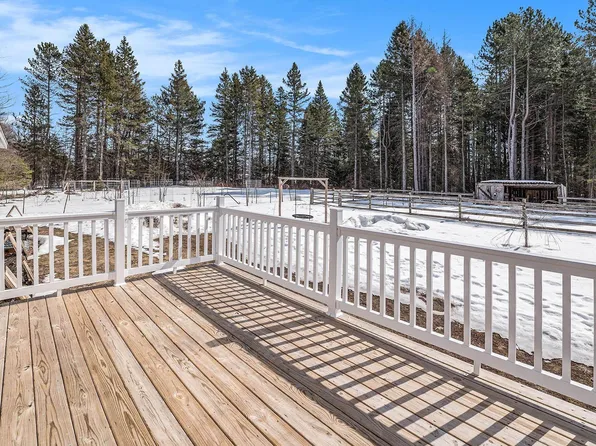 10562 Homestead Rd, Beulah, MI 49617