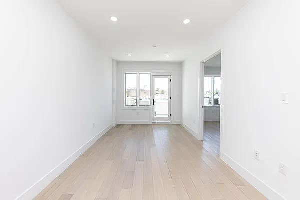 Rented by Oxford Property Group | media 32