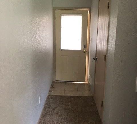 3rd image of 535 NW Fieldcrest Dr