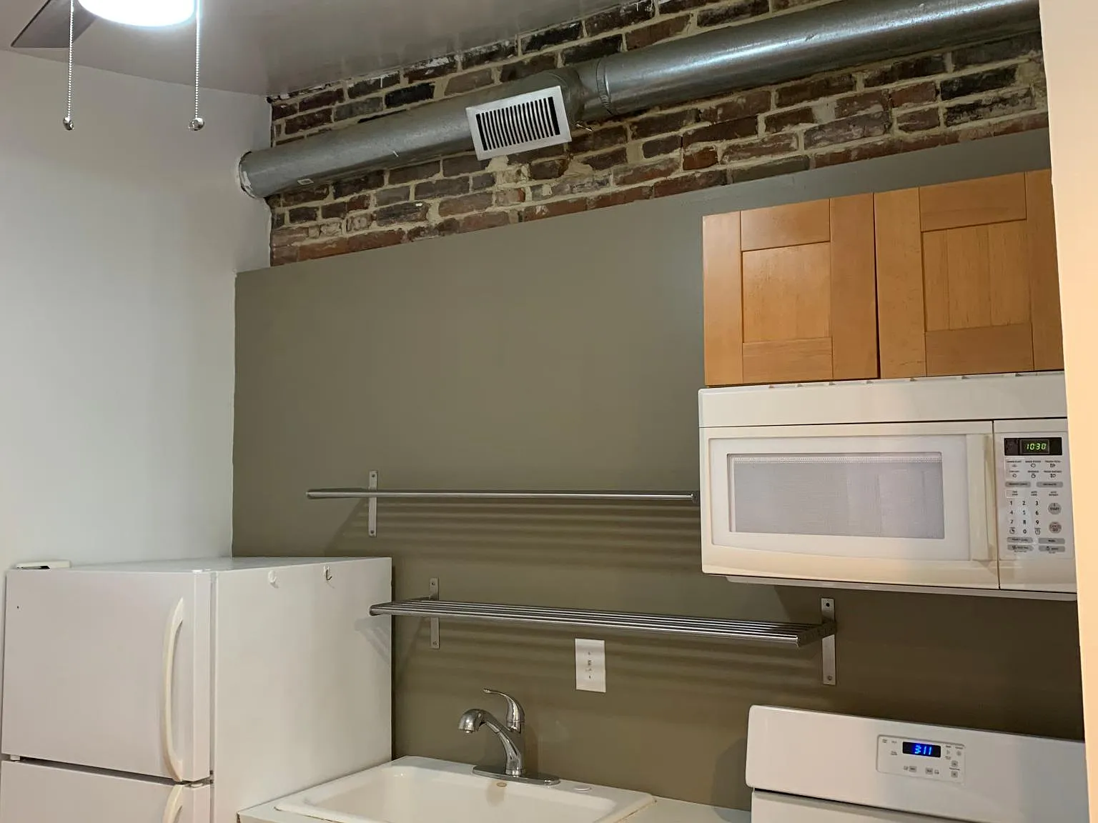 602 South Broadway — Photo 1