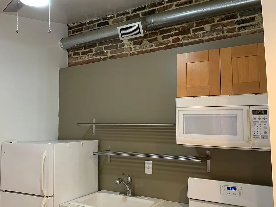 602 S Broadway #2R