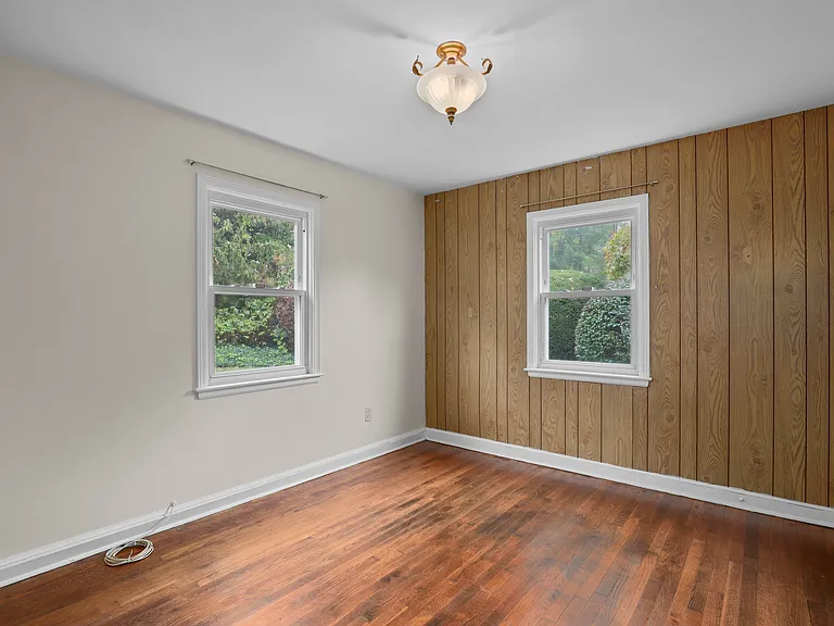 216 S Poe St — Photo 10