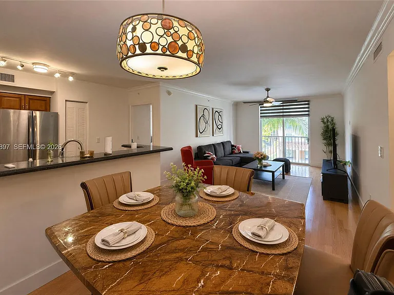 1900 Van Buren St #317B — Photo 3