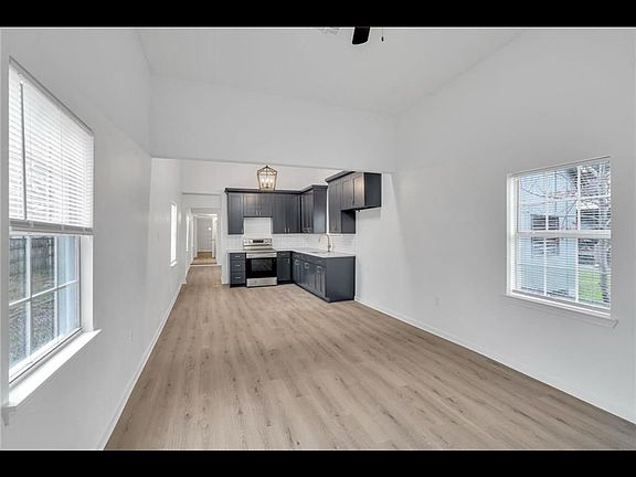 3rd image of 6323 Dauphine St
