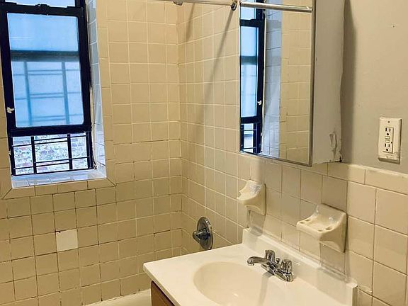 3rd image of 225 W 146th St APT 8B