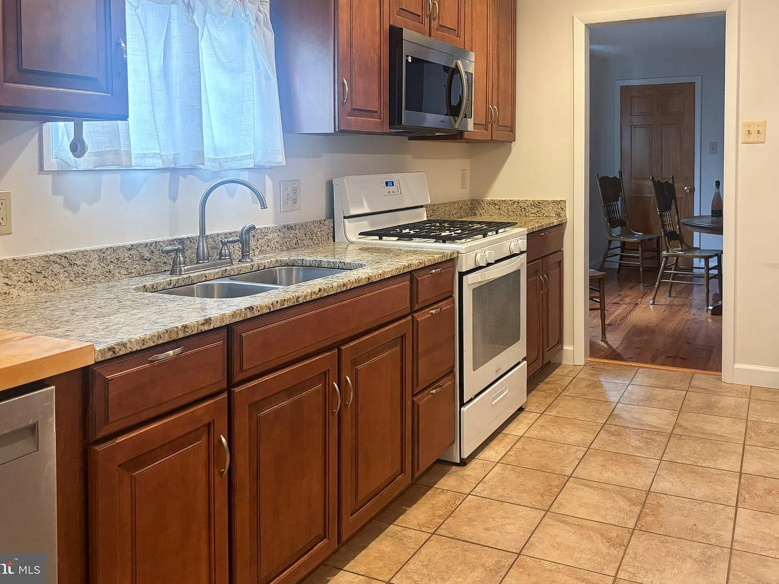 2 bed, 1.5 bath, $1,990 — Photo 4