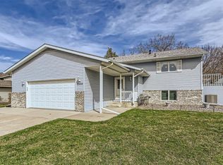 2555 78th St E, Inver Grove Heights, MN 55076