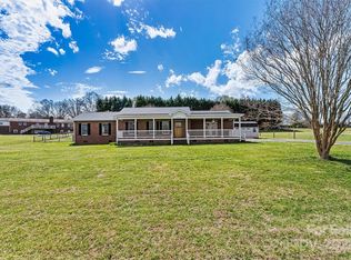 4850 Whitener Rd, Hickory, NC 28602