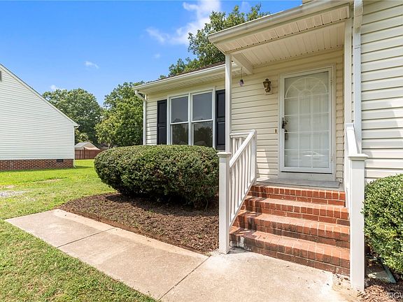 3rd image of 1108 Highland Meadow Ct