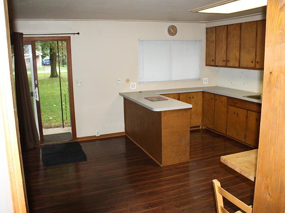 3rd image of 123 Kenton St SE