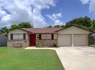 840 Lovers Ln, Grapevine, TX 76051