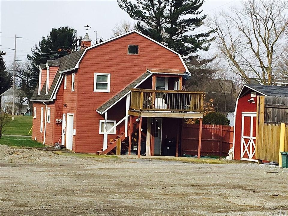 2nd image of 2023 W Henley St