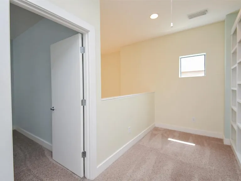 4122 Spencer St — Photo 22