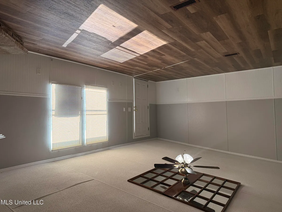 Building Photo - 505 Hillview Ct