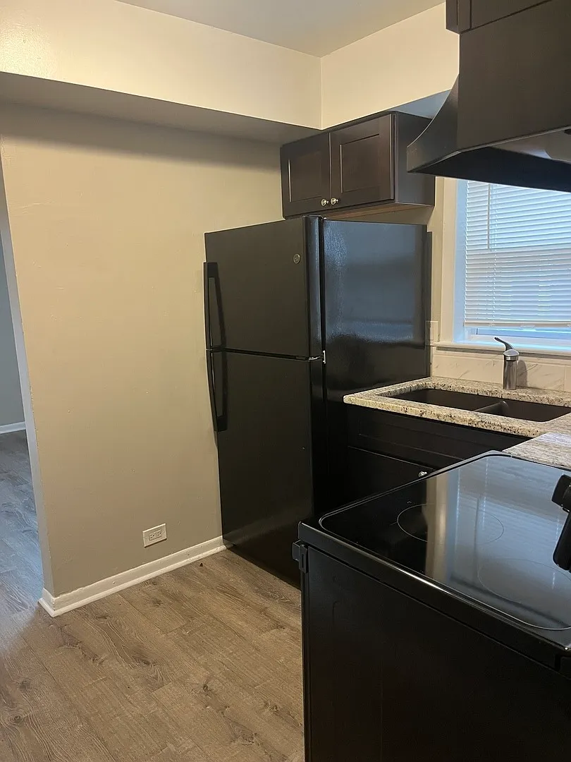 1 bed, 680 sqft, $1,350 — Photo 4