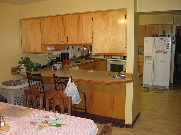 dining/kitchen