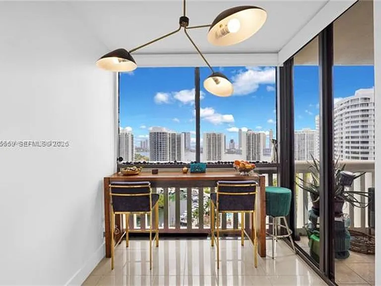 1000 W Island Blvd #2508 — Photo 34