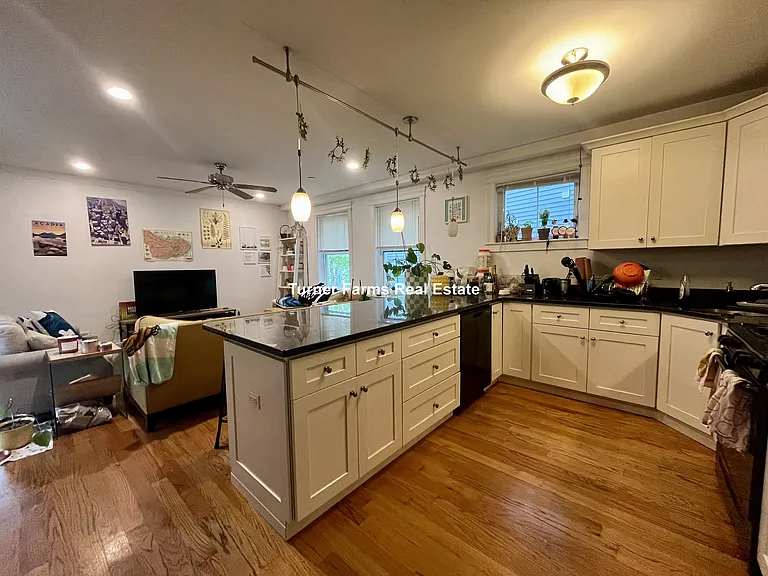 12 Fern St #12 — Photo 1