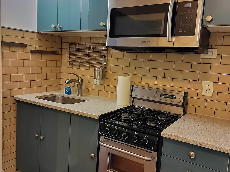 50-22 40th St #3D — Photo 4