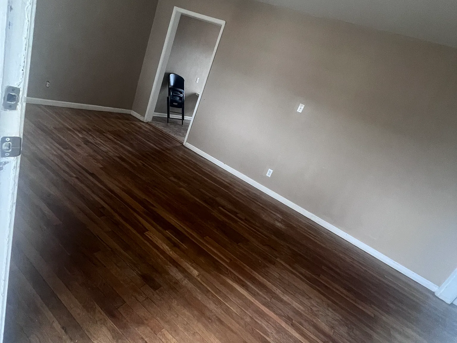 3 bed, 1074 sqft, $1,600 — Photo 2