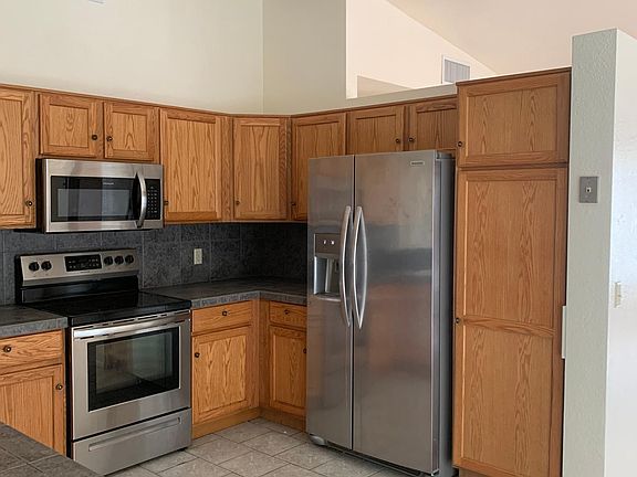 2nd image of 700 S Sunfield Canyon Dr