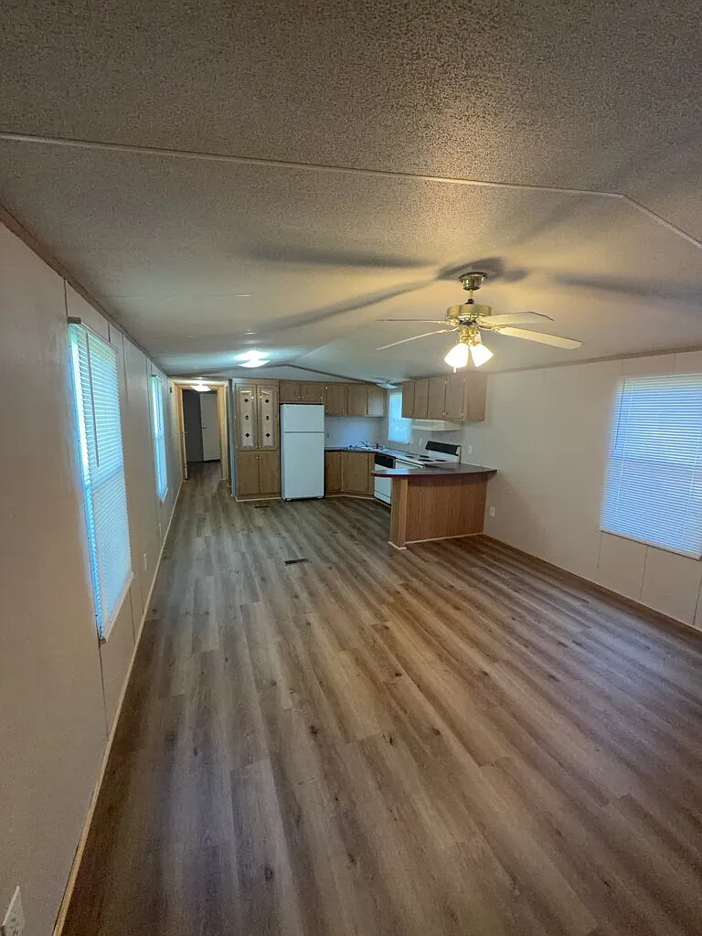 2 bed, 2.0 bath, 910 sqft, $950 — Photo 2