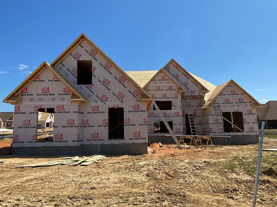 2nd image of 437 Silver Leaf Dr