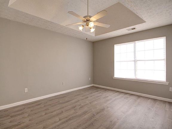 5th image of 2714 Sanibel Ln SE