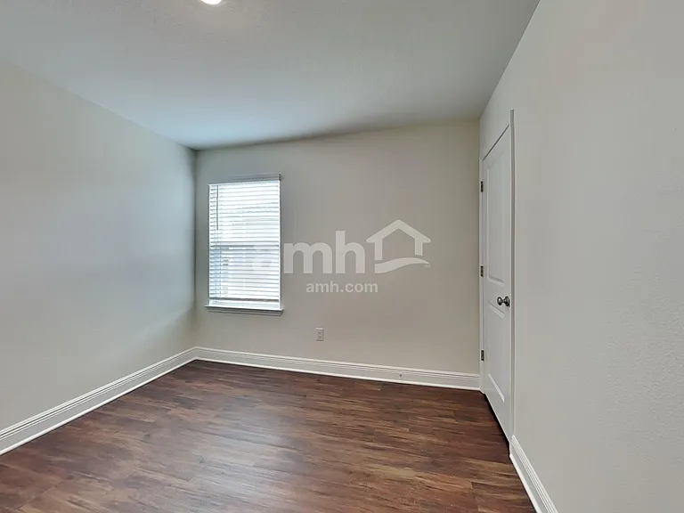27207 Saint Andrews Ave — Photo 33