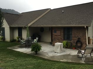 110 Cumberland Ct, Elkhorn City, KY 41501