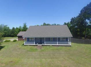 18 Pecan Hills Dr, Hattiesburg, MS 39402