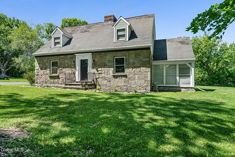 3rd image of 121 Maltbie Drive