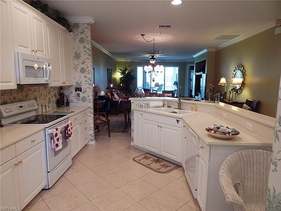 5th image of 4863 Hampshire Ct #4-203