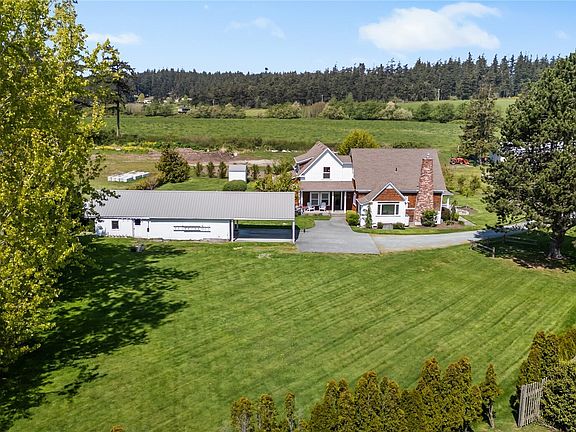 3rd image of 2281 Fairway Ln