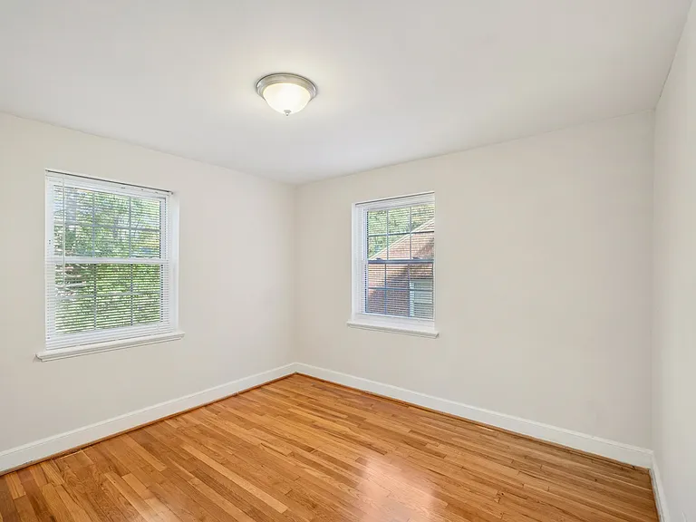 Trinity Park Apartments — Photo 13