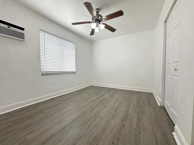 Miami Central Apartments — Photo 29