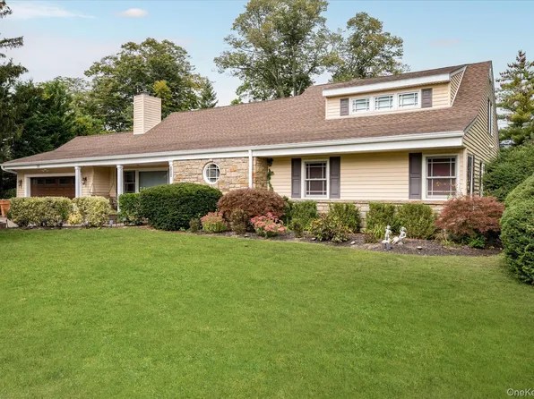 1361 Boxwood Drive E, Hewlett Harbor, NY 11557