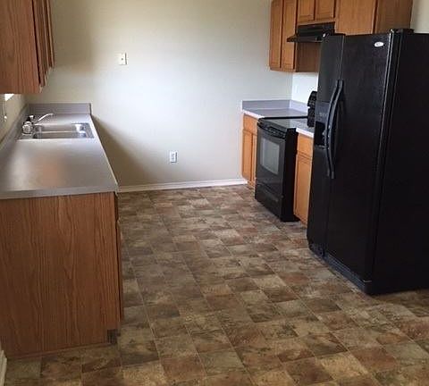 3rd image of 2501 Thoroughbred Dr