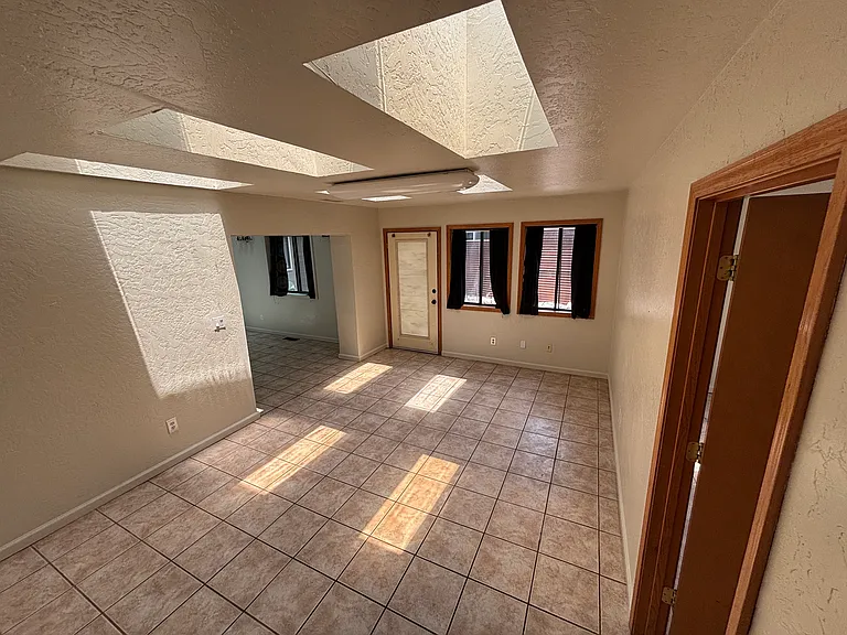 3448 S Litzler Dr — Photo 27