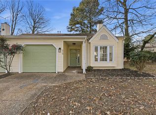 214 Ashridge Ln, Newport News, VA 23602