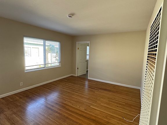 5th image of 135 Redwood Ave #3