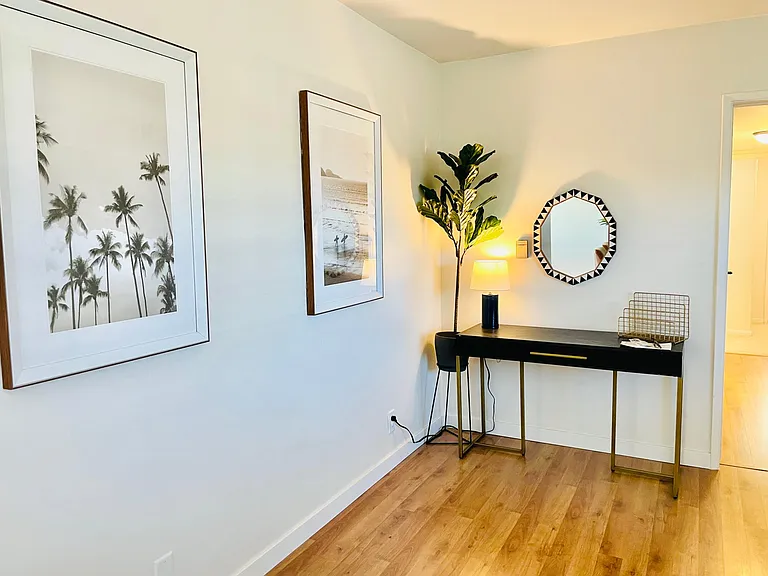211 E California Ave — Photo 8