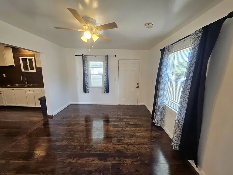 320 Locust Ave — Photo 30