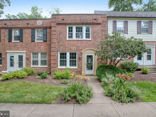 1400 S Barton St APT 431, Arlington, VA 22204