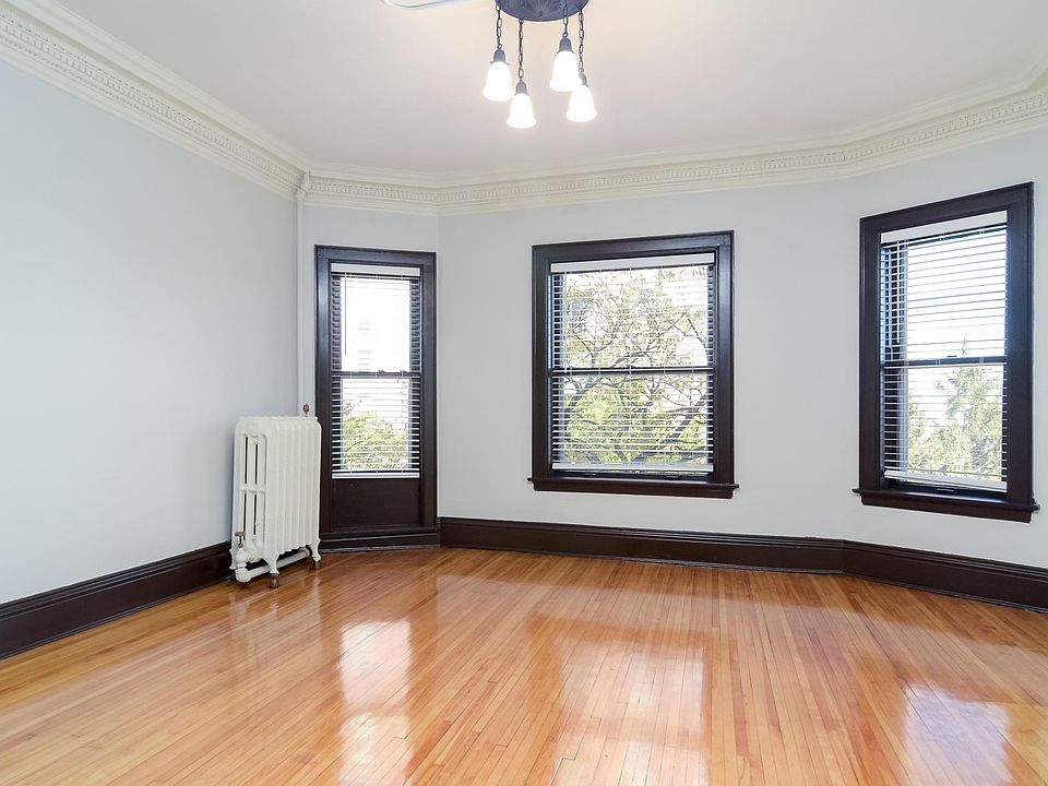 2nd image of 709 Douglas Ave #9