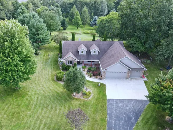 W6035 Whispering LANE, Plymouth, WI 53073