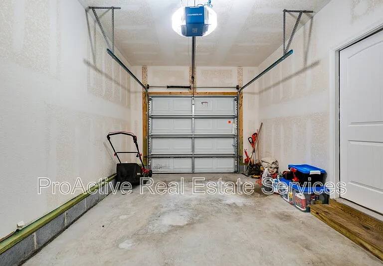 2104 Miller Ave — Photo 33