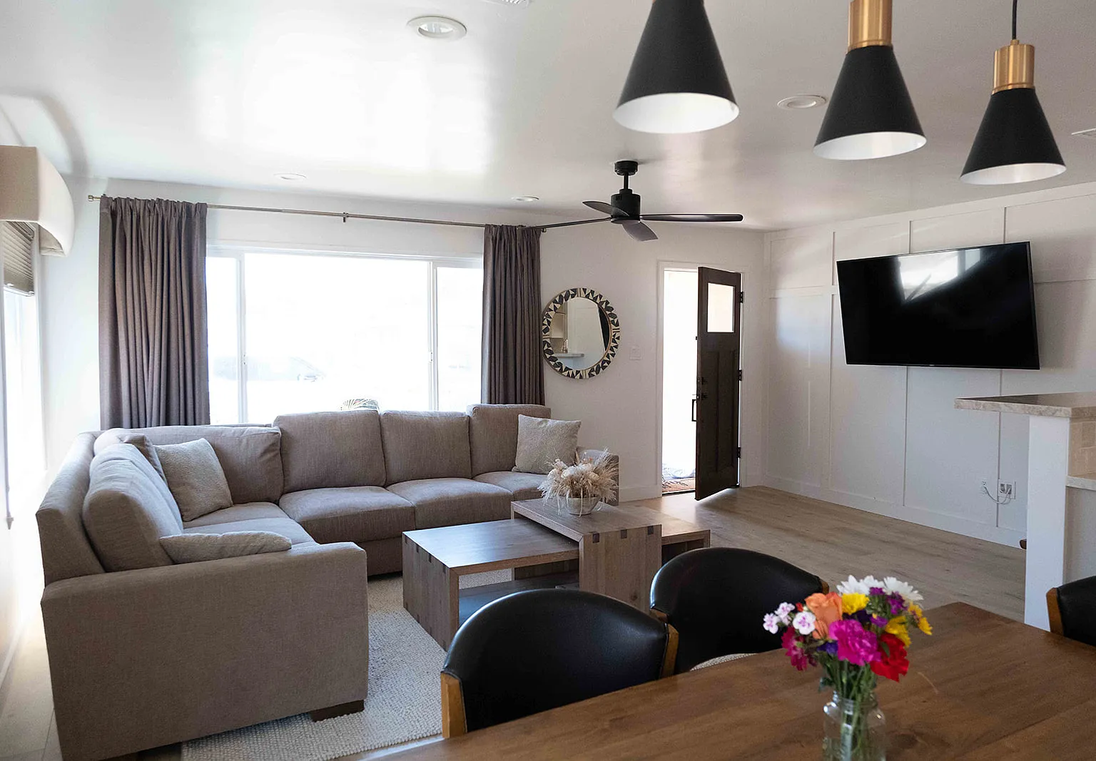 3 bed, 1731 sqft, $4,400 — Photo 2