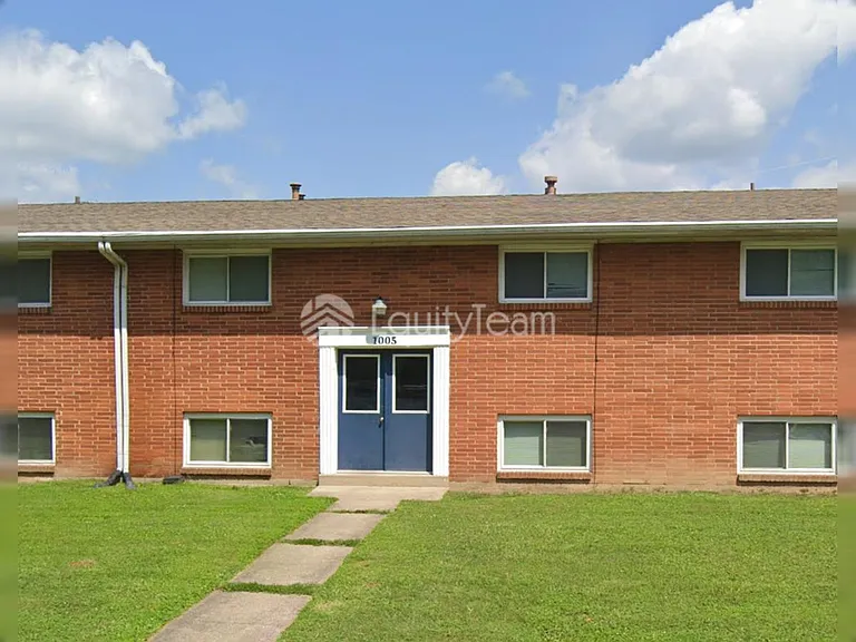 1005 E Pearl St #C — Photo 15